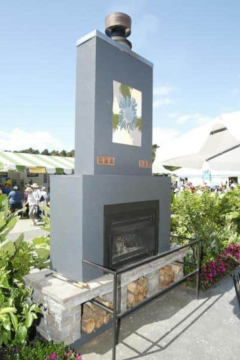 Outdoor fireplace feature